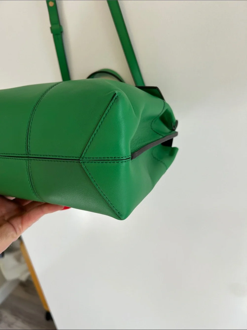Tory Burch Top handle 2 way Satchel Two Tone Kelly Green/Navy Interior